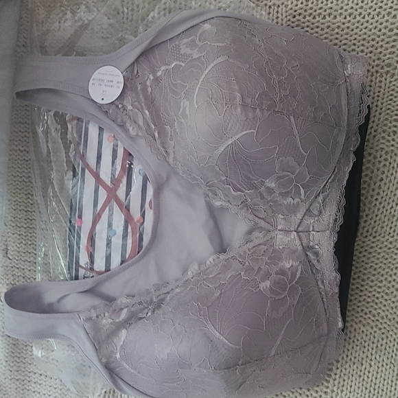 Plus Size Wireless Bra - Picture 1 of 1